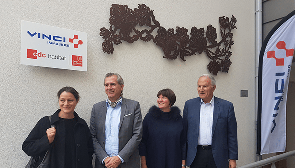Dominique Sagnard, Artiste qui a réalisé l'œuvre d'art, Stéphane Reymond Directeur Régional Rhône-Alpes-Auvergne de VINCI Immobilier, Anne CANOVA, Directrice Régionale CDC Habitat Auvergne-Rhône-Alpes et Paul Minssieux, Maire de Brignais