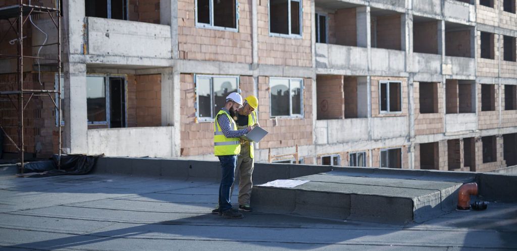 Architectes sur un chantier